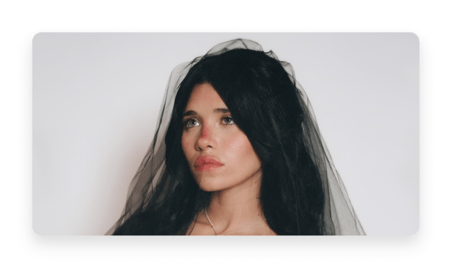 Nessa Barrett-min